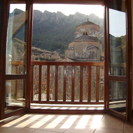 Apartamentos Turisticos San Juan De La Pena Santa Cruz de la Serós Εξωτερικό φωτογραφία
