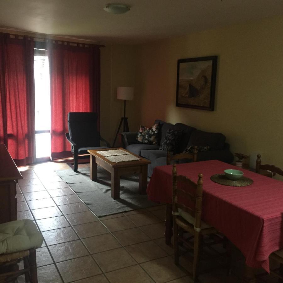 Apartamentos Turisticos San Juan De La Pena Santa Cruz de la Serós Εξωτερικό φωτογραφία