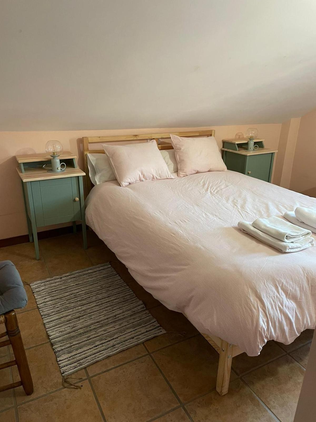 Apartamentos Turisticos San Juan De La Pena Santa Cruz de la Serós Εξωτερικό φωτογραφία